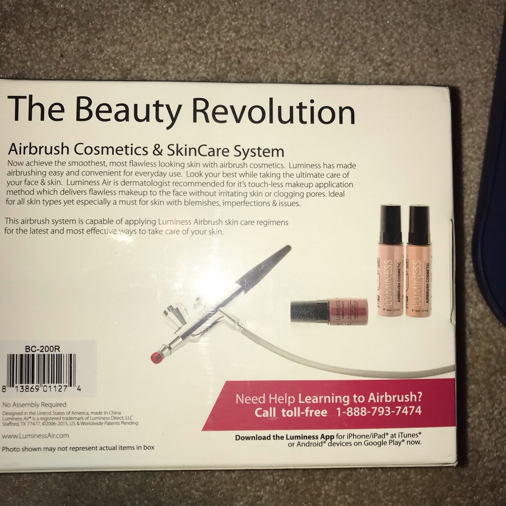 Makeup - Picture 2 of 3